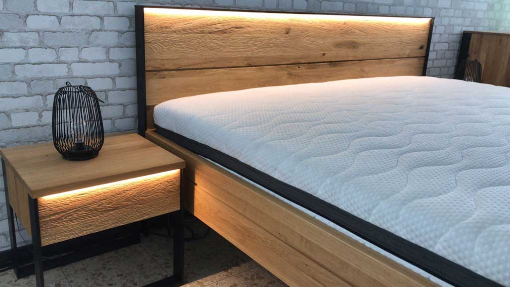 Doppelbett Holz Metallfuesse Schlafzimmer Nachttisch Modern Kopfteil Beleuchtet Sieker Velbert